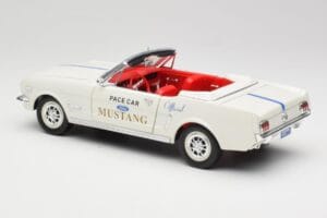 Ford Mustang Pace Car Wimbledon White Solido 1:18 81578 Metal — zdjęcie 7 z 8
