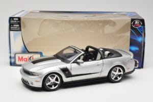 Ford Mustang S197 Roush 427R Kabriolet Srebrny Maisto 1:18 31669 Metal — zdjęcie 8 z 8
