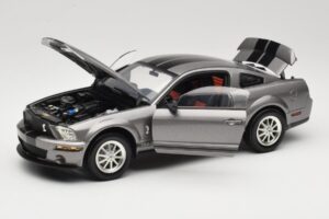 Ford Mustang S197 Shelby GT500 40th Anniversary Szary Shelby Collectibles 1:18 DC075005 Metal — zdjęcie 2 z 8