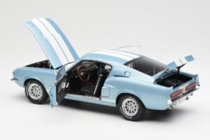 Ford Mustang Shelby GT500 Jasny Niebieski Metaliczny Z Białymi Pasami AUTOart 1:18 72907 Metal — zdjęcie 5 z 8