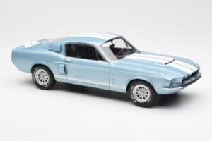 Ford Mustang Shelby GT500 Jasny Niebieski Metaliczny Z Białymi Pasami AUTOart 1:18 72907 Metal — zdjęcie 6 z 8