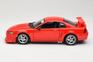 Ford Mustang SVT Cobra R SN95 Czerwony Maisto 1:18 531872 Metal — zdjęcie 4 z 8