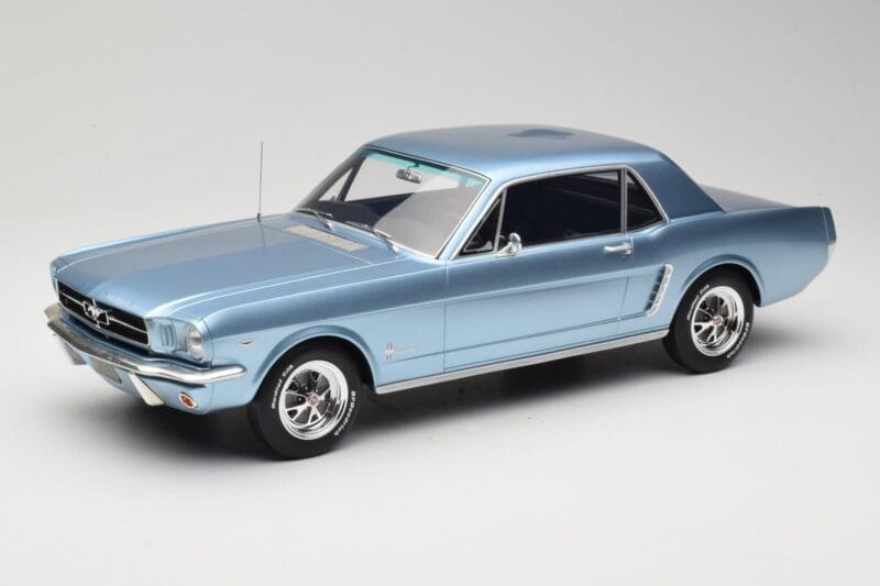 Ford Mustang V8 Hardtop Pony GT Silver Blue GT Spirit 1:12 G089 Żywica