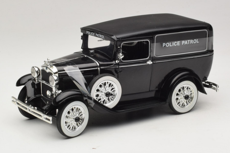 Ford Panel Car Police Patrol Signature Models 1:18 18143 Metal