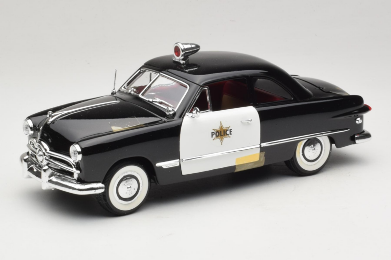 Ford Radiowóz Policyjny Anson 1:18 6254 Metal