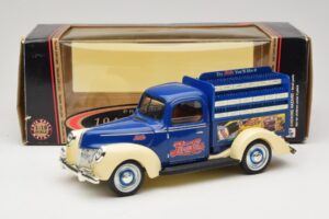 Ford Pepsi-Cola Replica Golden Wheel 1:18 PF351 Metal — zdjęcie 8 z 8