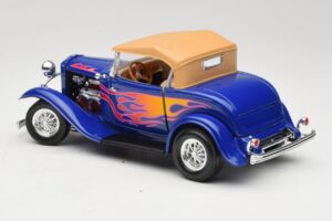 Ford Roadster Street Rod Niebieski with Fire Road Signature 1:18 92249 Metal — zdjęcie 7 z 8