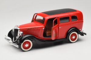 Ford Sedan Czerwony Solido 1:18 8066 Metal — zdjęcie 2 z 8