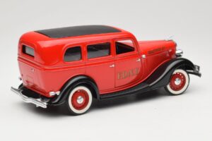 Ford Sedan Czerwony Solido 1:18 8066 Metal — zdjęcie 3 z 8