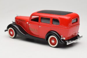 Ford Sedan Czerwony Solido 1:18 8066 Metal — zdjęcie 7 z 8