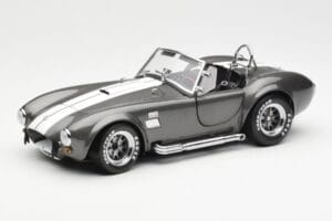 Ford Shelby Cobra 427 S/C Szary Metalik Z Białymi Paskami Kyosho 1:18 08045GRW Metal