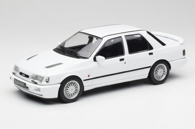 Ford Sierra RS Cosworth 4x4 Biały MCG 1:18 MCG18353 Metal