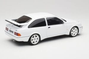 Ford Sierra RS Cosworth Biały IXO 1:18 18CMC121 Metal — zdjęcie 2 z 6