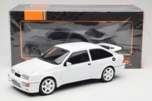 Ford Sierra RS Cosworth Biały IXO 1:18 18CMC121 Metal — zdjęcie 6 z 6