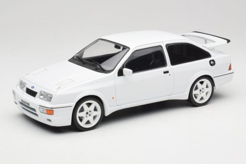 Ford Sierra RS Cosworth Biały IXO 1:18 18CMC121 Metal