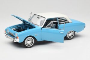 Ford Taunus 12M P1 Taunus Blue Revell 1:18 08880 Metal — zdjęcie 2 z 8