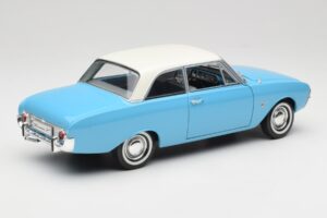 Ford Taunus 12M P1 Taunus Blue Revell 1:18 08880 Metal — zdjęcie 3 z 8