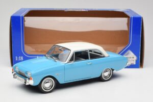 Ford Taunus 12M P1 Taunus Blue Revell 1:18 08880 Metal — zdjęcie 8 z 8