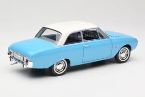 Ford Taunus 17M P2 Niebieski Revell 1:18 08817 Metal — zdjęcie 3 z 8