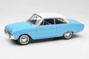Ford Taunus 17M P2 Niebieski Revell 1:18 08817 Metal
