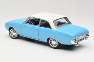 Ford Taunus 17M P2 Niebieski Revell 1:18 08817 Metal — zdjęcie 7 z 8