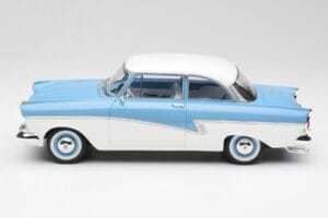 Ford Taunus 17M P2 Jasnoniebieski & Biały BoS Models 1:18 BOS019 Metal — zdjęcie 3 z 6