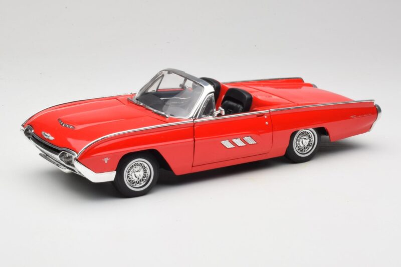 Ford Thunderbird Kabriolet Czerwony Anson 1:18 30334 Metal
