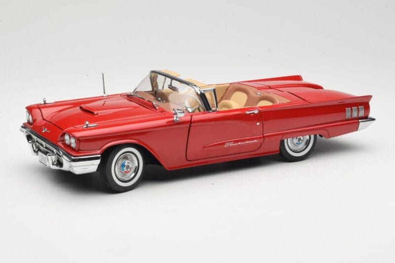 Ford Thunderbird Kabriolet Czerwony Sun Star 1:18 4311 Metal
