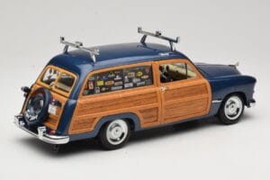 Ford Woody Station Wagon Bayview Blue Surf Shop Motor City 1:18 60002 Metal — zdjęcie 3 z 8