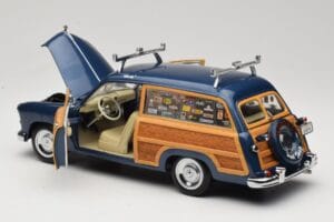 Ford Woody Station Wagon Bayview Blue Surf Shop Motor City 1:18 60002 Metal — zdjęcie 5 z 8