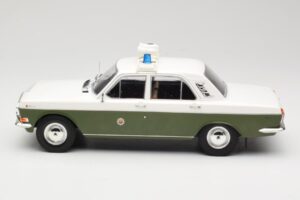 GAZ Volga GAZ-24 Policja MCG 1:18 MCG18015 Metal — zdjęcie 3 z 6