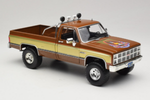 GMC K-2500 Sierra Grande Brązowy GreenLight 1:18 13560 Metal — zdjęcie 6 z 8