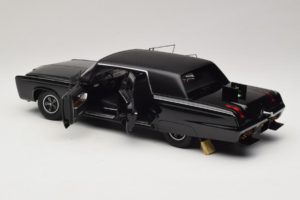 Chrysler Imperial Black Beauty Green Hornet TV Series AUTOart 1:18 71546 Metal — zdjęcie 5 z 8