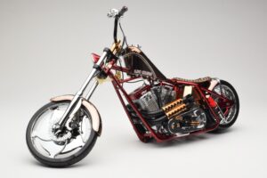 Harley-Davidson West Coast Choppers Diablo Soft Tail Złoty Czerwony Minichamps 1:5 JJ04-05-03 Metal
