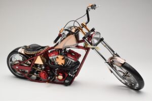 Harley-Davidson West Coast Choppers Diablo Soft Tail Złoty Czerwony Minichamps 1:5 JJ04-05-03 Metal — zdjęcie 5 z 6
