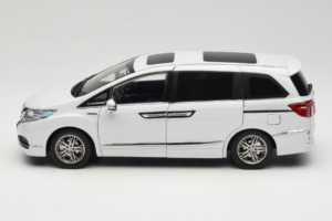 Honda Elysion Biały OEM 1:18 430056 Metal — zdjęcie 4 z 8