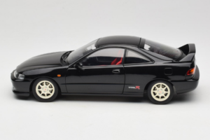 Honda Integra Type R DC2 Pre-Facelift Flamenco Black Pearl MotorHelix 1:18 M85203 Metal — zdjęcie 4 z 8