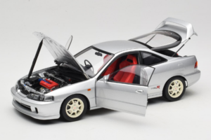 Honda Integra Type R DC2 Pre-Facelift Vogue Silver Metallic MotorHelix 1:18 M85202 Metal — zdjęcie 2 z 8