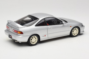 Honda Integra Type R DC2 Pre-Facelift Vogue Silver Metallic MotorHelix 1:18 M85202 Metal — zdjęcie 3 z 8