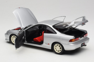 Honda Integra Type R DC2 Pre-Facelift Vogue Silver Metallic MotorHelix 1:18 M85202 Metal — zdjęcie 5 z 8