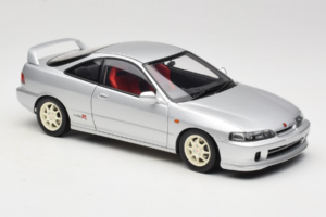 Honda Integra Type R DC2 Pre-Facelift Vogue Silver Metallic MotorHelix 1:18 M85202 Metal — zdjęcie 6 z 8