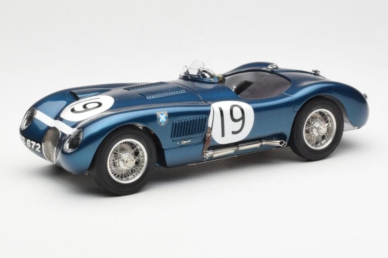 Jaguar C-Type #19 J. Stewart Ecurie Ecosse Goodwood Members Meeting 1954 CMC 1:18 M-192 Metal