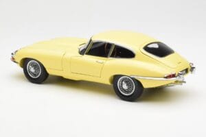 Jaguar E-Type 3.8 Series 1 Jasny Żółty Kyosho 1:18 08954LY Metal — zdjęcie 7 z 8