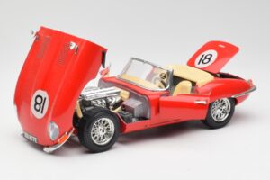 Jaguar E-Type Kabriolet Czerwony Bburago 1:18 3016 Metal — zdjęcie 2 z 8