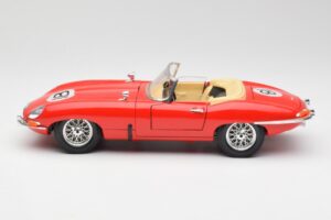 Jaguar E-Type Kabriolet Czerwony Bburago 1:18 3016 Metal — zdjęcie 4 z 8