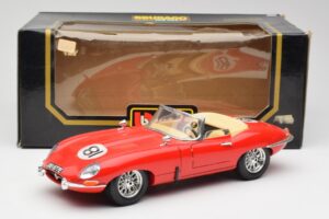 Jaguar E-Type Kabriolet Czerwony Bburago 1:18 3016 Metal — zdjęcie 8 z 8
