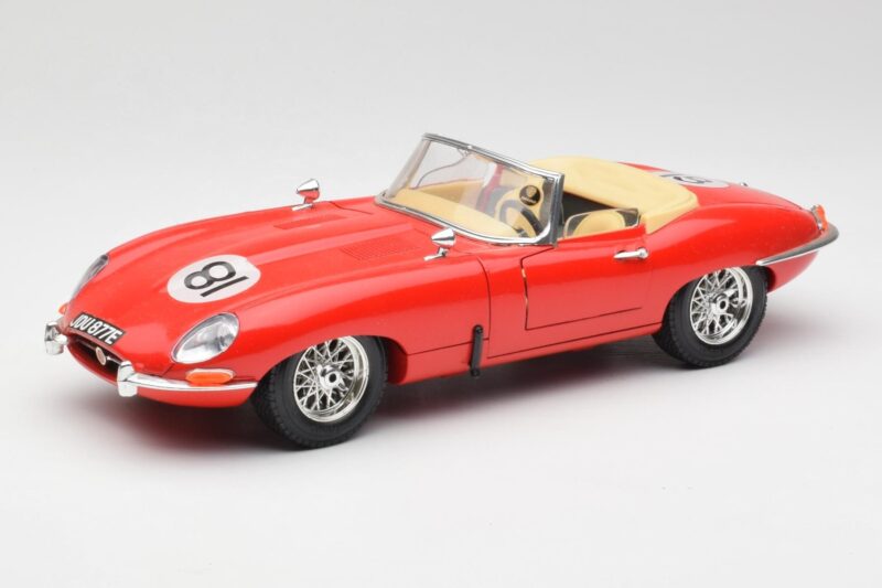 Jaguar E-Type Kabriolet Czerwony Bburago 1:18 3016 Metal