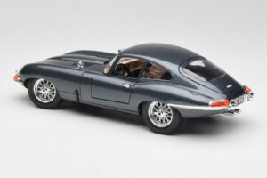 Jaguar E-Type Series 1 Zielony Bburago 1:18 3018-M1 Metal — zdjęcie 4 z 8