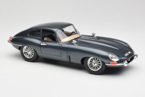 Jaguar E-Type Series 1 Zielony Bburago 1:18 3018-M1 Metal — zdjęcie 6 z 8