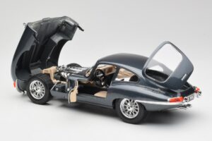 Jaguar E-Type Series 1 Zielony Bburago 1:18 3018-M1 Metal — zdjęcie 7 z 8